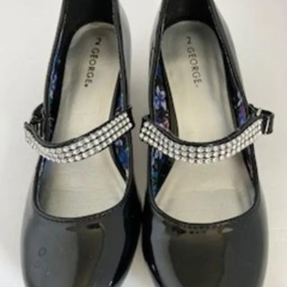 George Girls sz 2 Patent Leather & Rhinestone Low Heel Mary Jane Formal Shoes